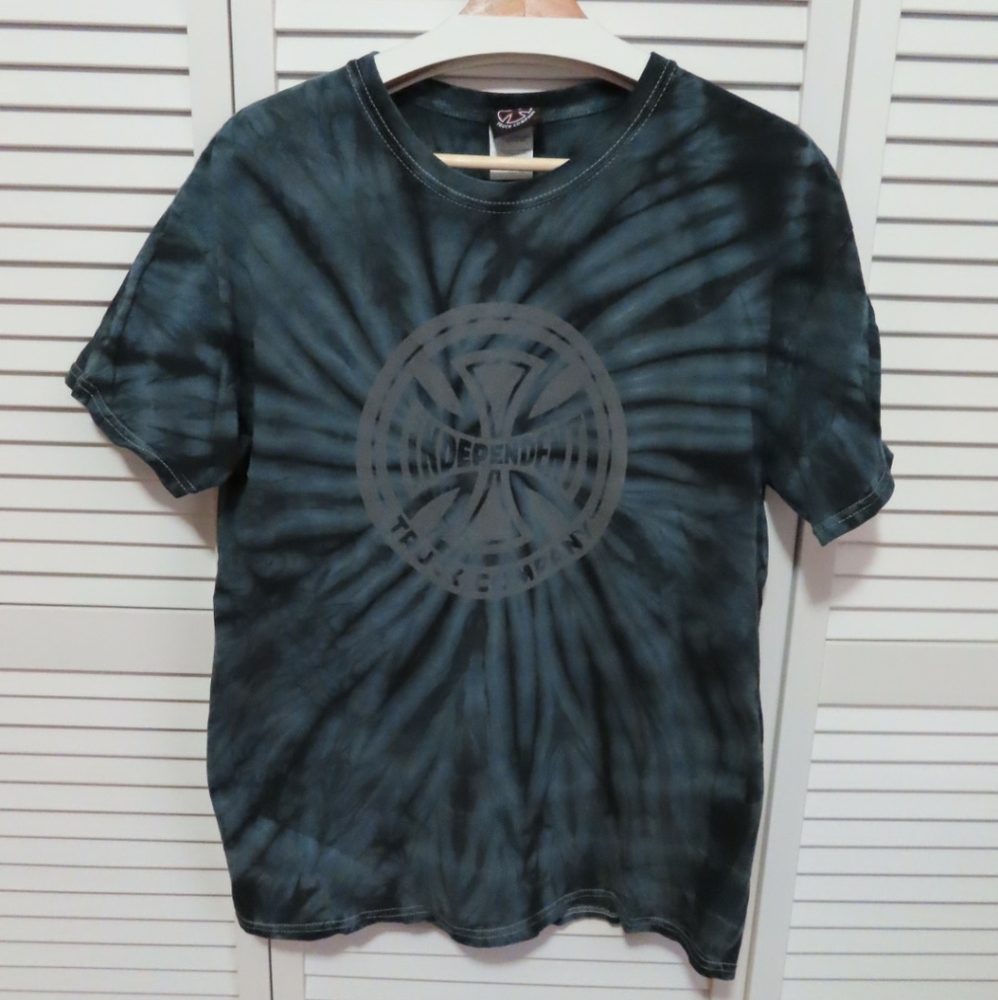 Independent Graphic T-shirt